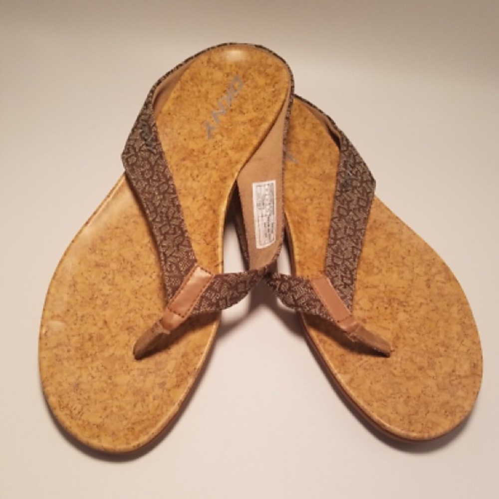 DKNY || Signature Thong Sandals Women's Brown Monogram Cork Look Sole size 10